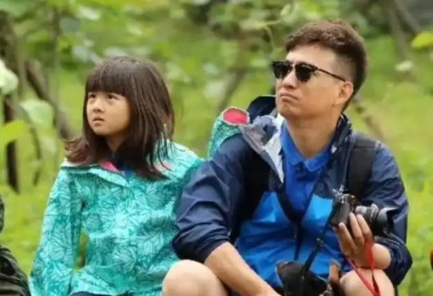 曾经在一档综艺《爸爸去哪儿》里面,黄磊和女儿黄多多进入大家的视线.