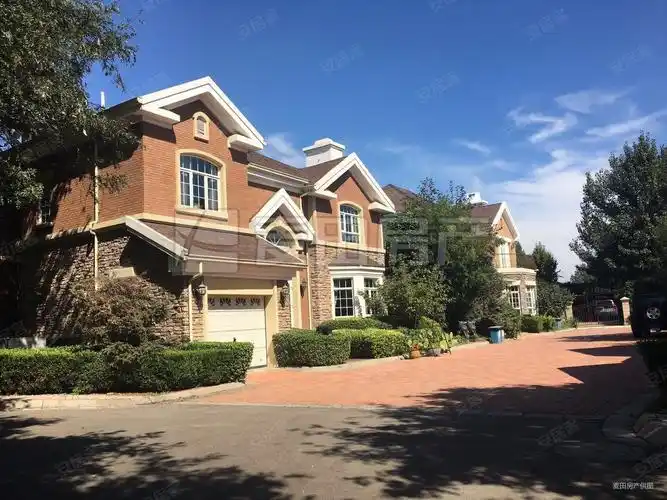 北京壹号庄园(东方普罗旺斯四期)5室2厅3卫125㎡南北1190万