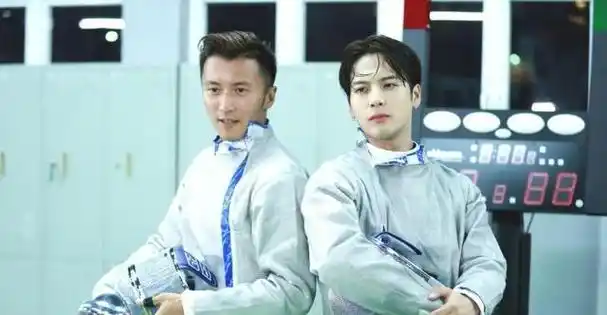 王嘉尔作为偶像,表现得非常出色.