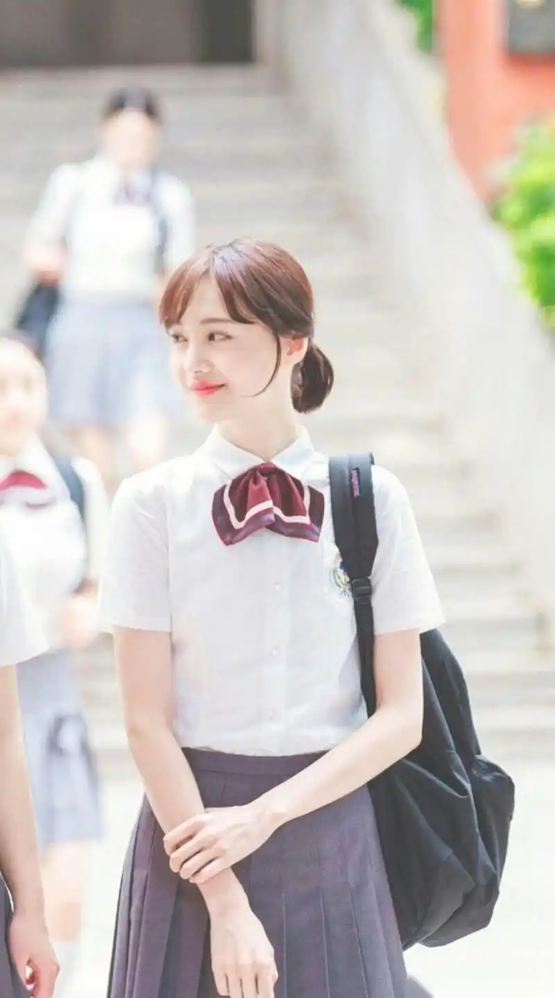 最适合制服造型的演员郑爽必须拥有姓名啊,爽妹子太适合制服了,满满的
