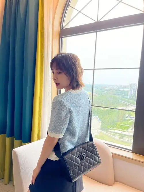 吴昕: 8.09.73159196 腿有点拉太长了,快180了