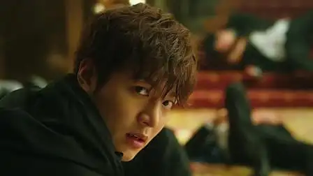 赏金猎人李敏镐主动吻唐嫣