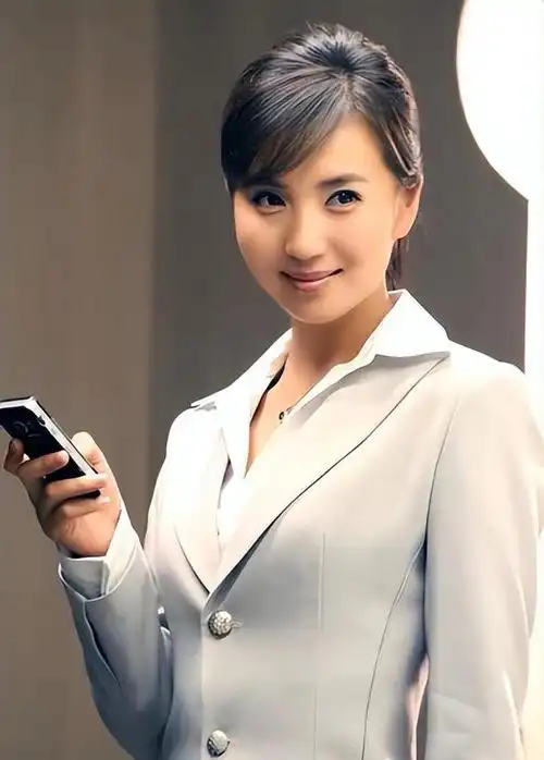 "万人迷"陈好素颜依旧美丽,连生三胎,依旧被老公宠上天!