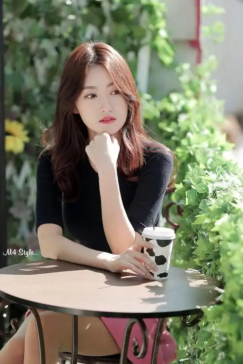 【转载】气质美女美莉户外高清写真 (三)