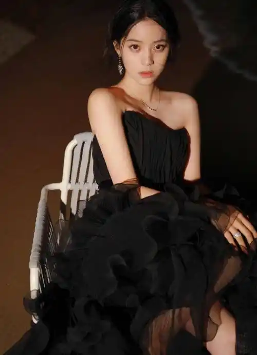 欧阳娜娜写真##欧阳娜娜夏日写真##欧阳娜娜#返回搜狐,查看更多