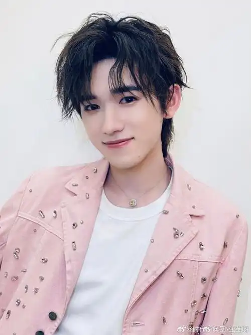 宋亚轩来伊份品牌代言人##宋亚轩一本正经的胡说八道##宋亚轩神