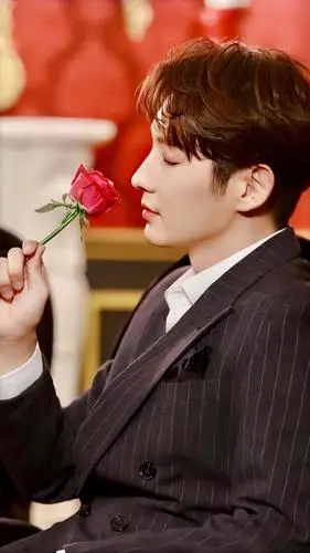 38岁花美男鼻祖李准基,从外表到灵魂近乎完美,被称是人间防腐剂