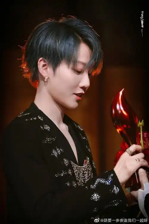 刘雨昕[超话]##刘雨昕ck内衣代言人# [awsl.