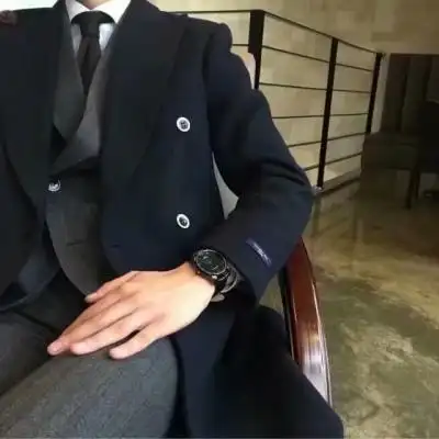 帅气西装男头 纵然全身投入却不动声色._男生头像_我要个性网