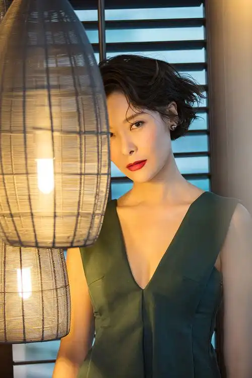 柯蓝斩获华鼎最佳女演员奖项精湛演技获赞