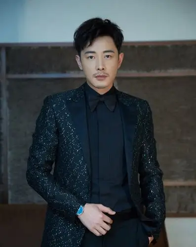 罗晋唐嫣婚后同台,黑红配隔空穿起情侣装,网友:这狗粮撒的高级