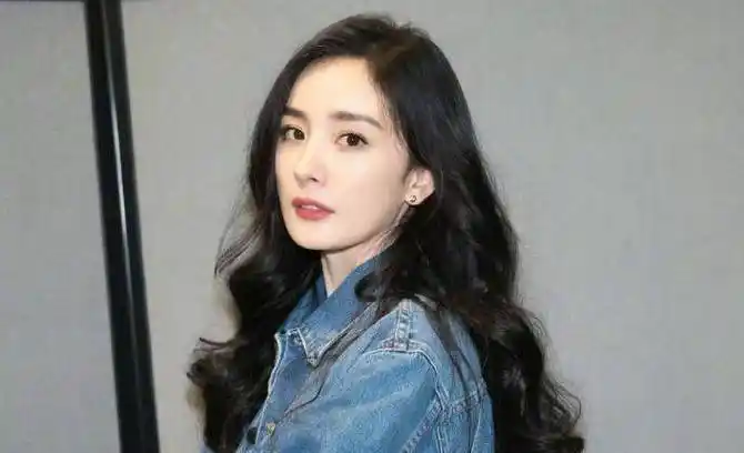 85后女明星还在内卷,逆向生长越来越年轻,杨幂可谓是佼佼者_孩童_脸型