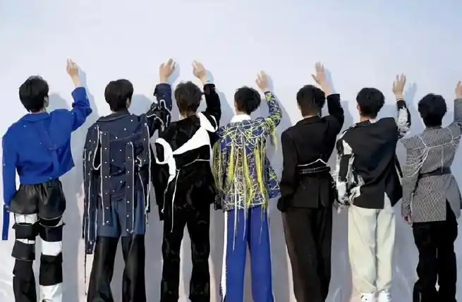 马嘉祺 丁程鑫 宋亚轩 刘耀文 张真源 严浩翔 贺峻霖时代少年团壁纸