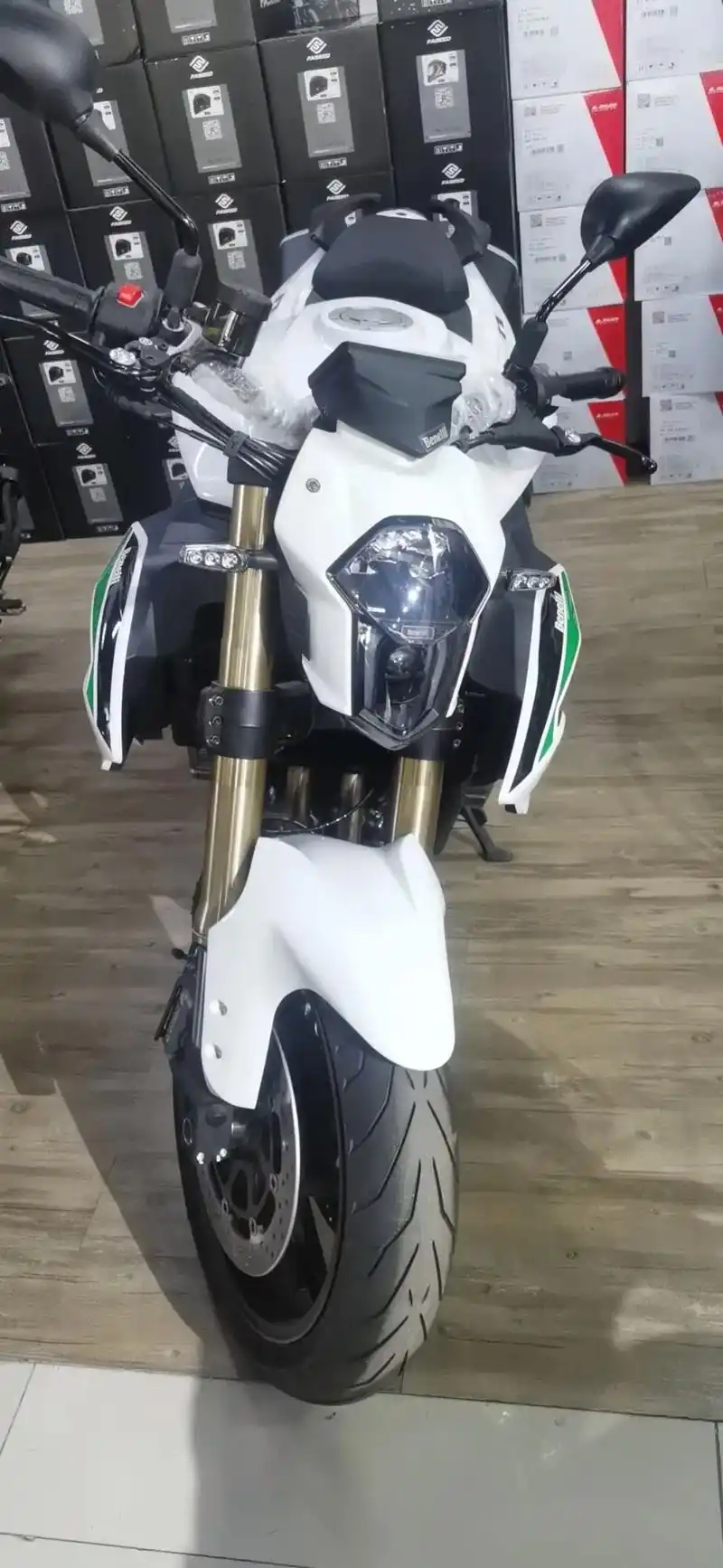 机车 #摩托车 店里腾地方上新款车型 - 抖音