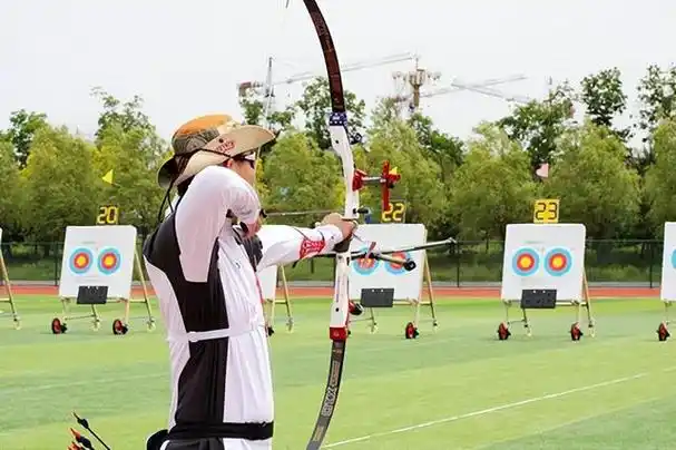 西安培华学院射箭队初征国赛 荣获三银二铜