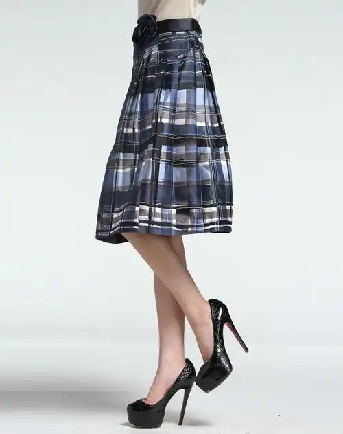 女款蓝色蓝黑格子短裙