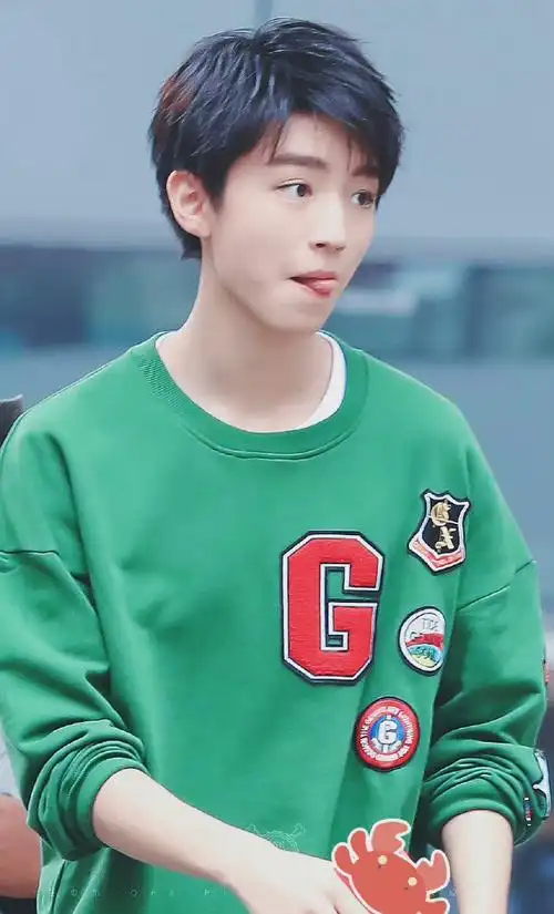 不愧是世界第一初恋王俊凯!@tfboys-王俊凯#王俊凯机场路透