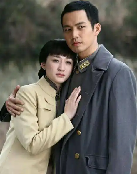 跟钟汉良做搭档的女明星,大部分很美,其中有一个奇丑无比_苏蔓_陆励成