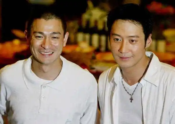 原创59岁刘德华与53岁黎明同框不知道年龄还以为刘德华是黎明的小叔子