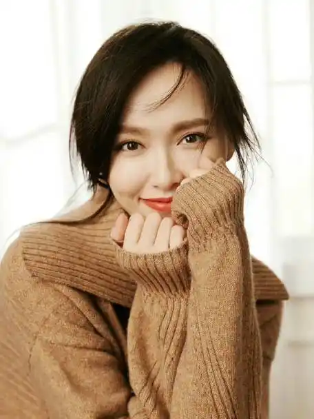 唐嫣好甜美#唐嫣果然不负众望,粉色纱裙温柔可爱仙气十足,纤细匀称的