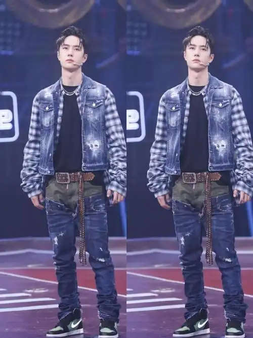 王一博不愧是男团出身这一身牛仔造型好时髦但裤子有点太个性