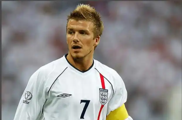 「昔日美貌已荡然无存」48岁贝克汉姆剃得稀疏的模样引发热议_发型