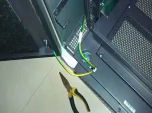 本期话题实拍n68机柜安装过程