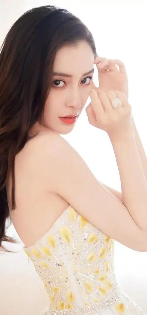 杨颖壁纸三更梦醒你是檐上落下的月