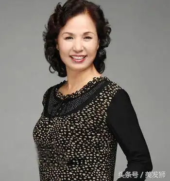 今年最流行的中老年人冻龄中长发20款