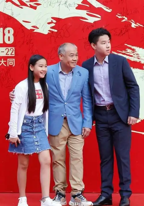 李宁的女儿长得真挺甜的月牙眼显可爱感觉真是大家闺秀