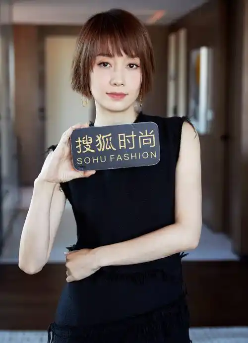 45岁马伊琍身材纤细告别前半生后越活越轻松