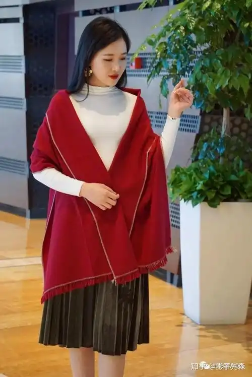 基本款配披肩你的秋季叠搭穿法已上线