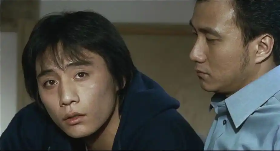 每次看到刘烨饰演的小蓝宇看胡军的眼色,真的太绝了,那种爱很难演出来