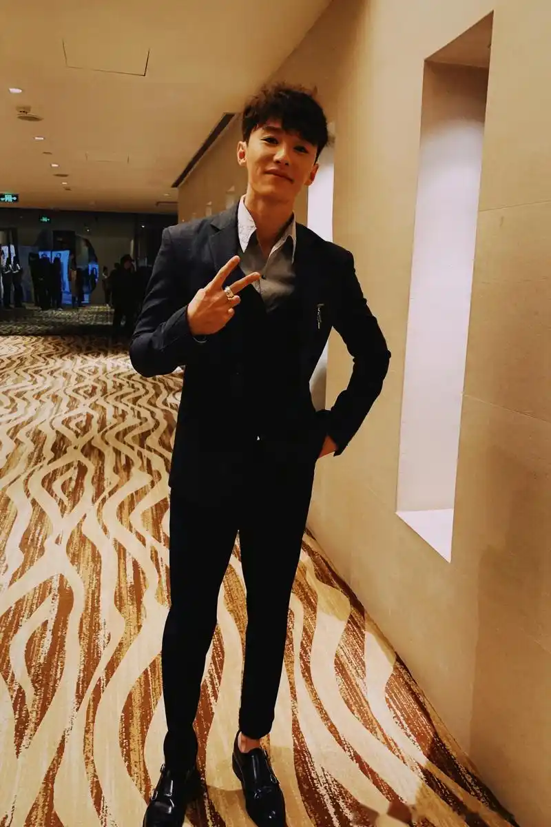 北京卫视电视剧《精英律师》发布会前方发来最新帅照,代旭哥哥你也