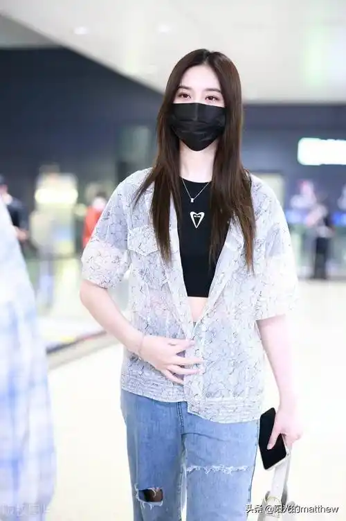 2021年6月18日,徐艺洋机场街拍.