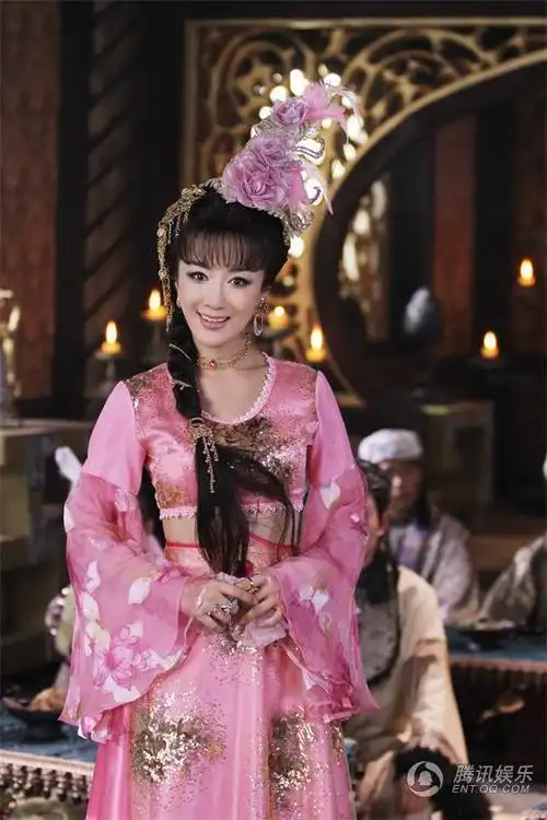 实力派演员陈键锋,李依晓等主演的大型魔幻古装神话剧《封神英雄》,将