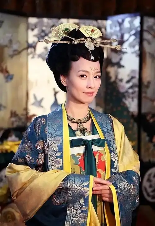 她是《夜光神杯》中的可爱小瑶,《唐宫美人天下》中为爱坚强的武媚娘