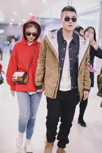 欧豪新恋情疑曝光,女方是小花谭松韵,二人聚餐至深夜甜似小情侣