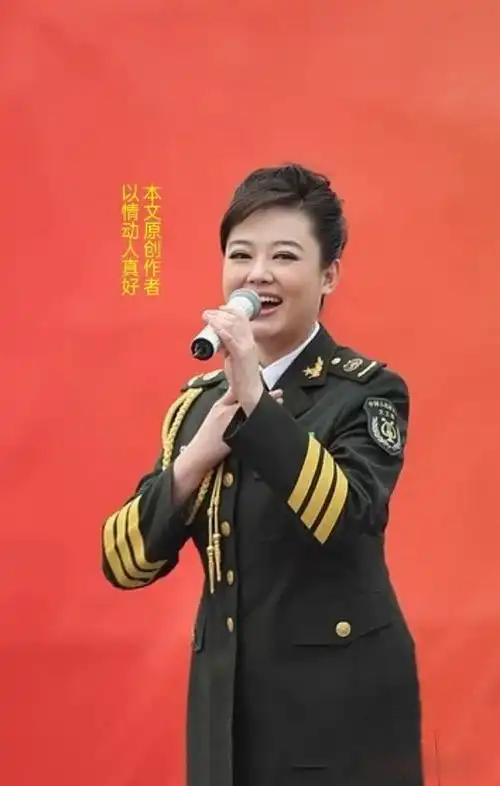 她9岁为电视剧唱主题歌12岁当央视主持人15岁在部队立3等功今怎样