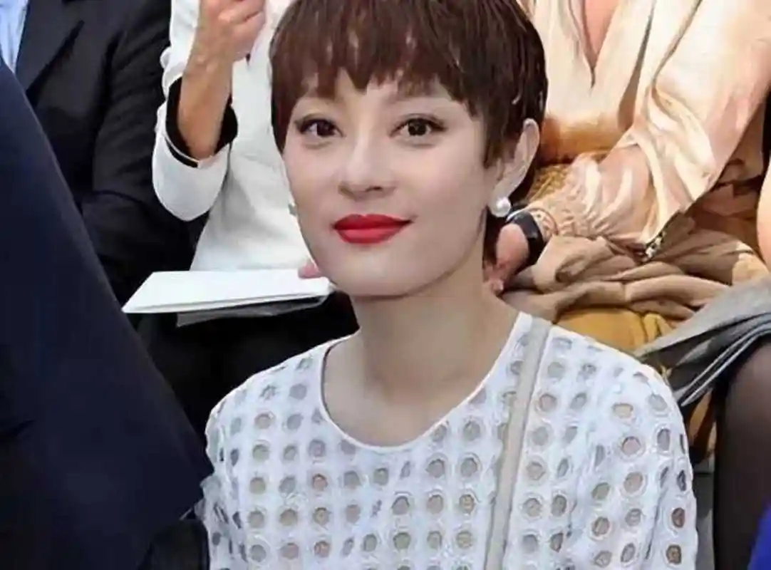 外媒镜头下的国内女星,真实堪比照妖镜