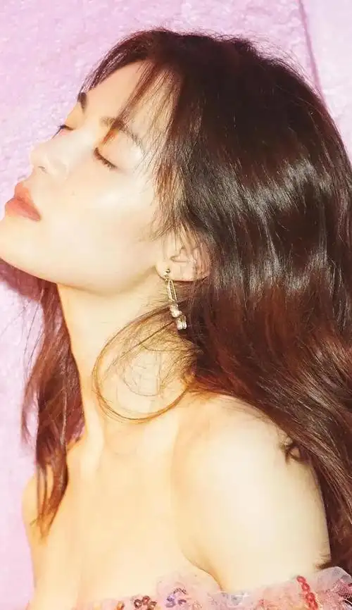 美女壁纸-第1916期-钟楚曦