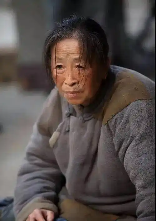 "丑娘"离世,愿你记得她的故事_张少华