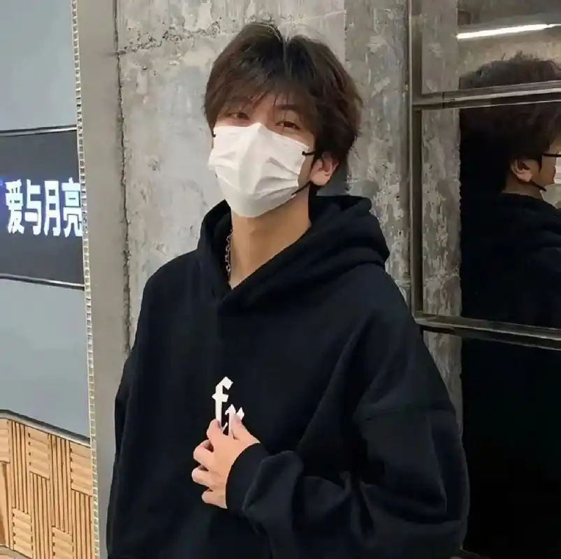 男生真人头像(52) 你是年少的欢喜,这句话反过来也是你