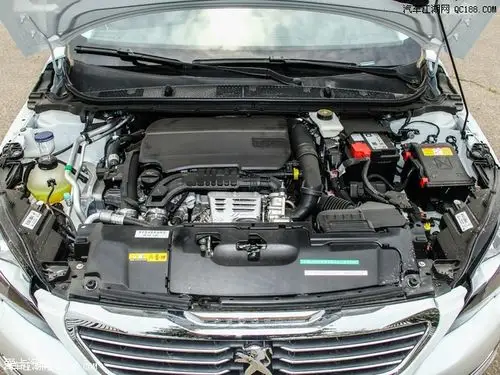 东风标致308s:动力上搭载一台1.