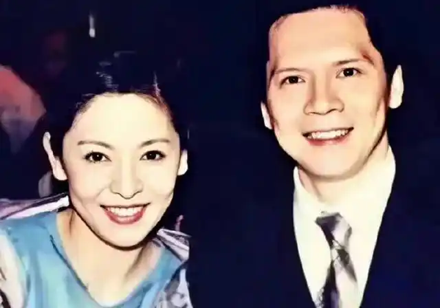 向太陈岚是向华强的夫人,这几年向太和郭碧婷的婆媳关系,引发了很多