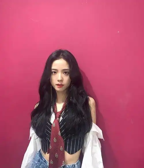 lisa lisa jennie jennie jennie rose jisoo jisoo jisoo lisa lisa