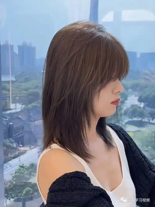 【热点资讯】"高层次锁骨发"这个季节剪刚刚好|发型_网易订阅