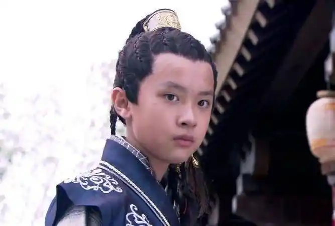 张逸杰11-24岁颜值变化,看过他很多剧却没认出,已有13年戏龄了