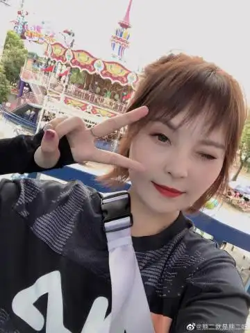 a 微关系 她的关注(80) 余霜yscandice 瞳夕unu 袋鼠国的喵酱 uni