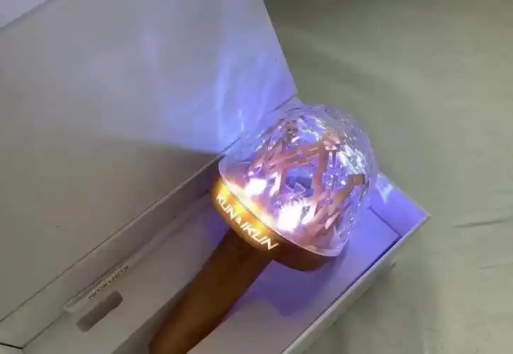 品质严选2021新款蔡徐坤应援灯皇冠灯ninepercent蔡徐坤演唱会应援棒